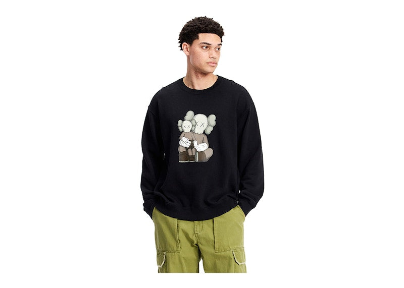 KAWS x Uniqlo Longsleeve Sweatshirt (US Sizing) Black