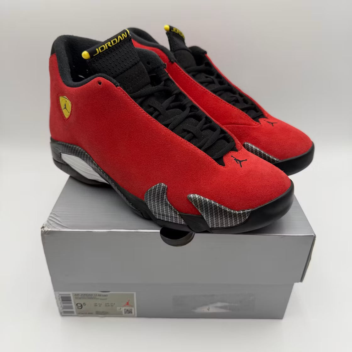 Used - Air Jordan 14 Retro Ferrari (2025) - US M 9.5 - detail 1