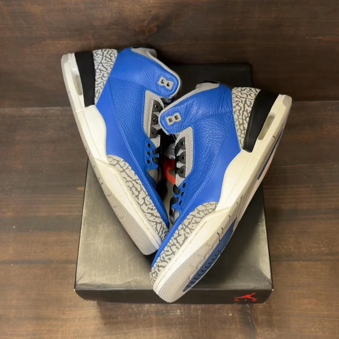 Used - Air Jordan 3 Retro Varsity Royal Cement - US M 10 - detail 1